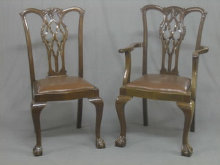 A set of 5 Edwardian mahogany Chippendale style dining chairs with vase shaped slat backs and upholstered seats, comprising carver and 4 standard