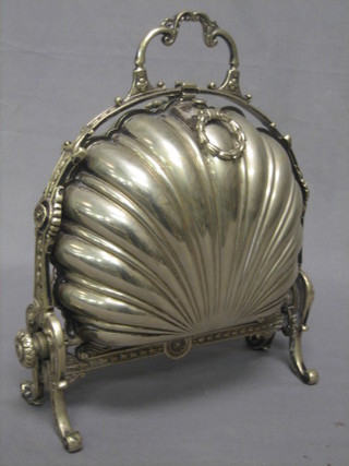 An Edwardian  handsome scallop shaped silver plated breakfast dish