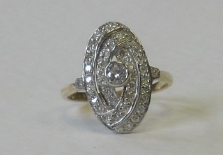 An 18ct yellow gold oval pierced shaped dress ring set diamonds, approx 0.80ct