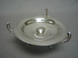 A circular silver Art Nouveau bowl, raised on 3 stylised supports, Birmingham 1907, 13 ozs
