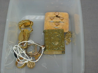 A lady's wristwatch contained in an 18ct gold case, a gold Celtic cross, a gilt metal locket, a brass vesta case to commemorate the Coronation of Edward VII and a small collection of costume jewellery