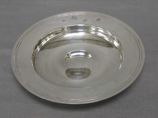 A modern silver Armada dish 5 1/2", 5 ozs