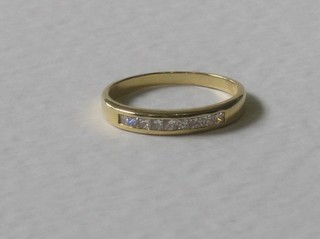 An 18ct yellow gold half eternity ring set diamonds, approx 0.25ct