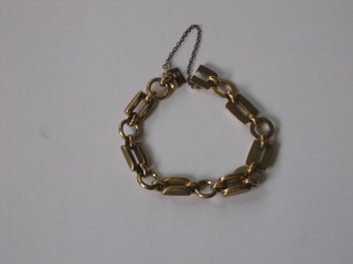 A 9ct gold bracelet