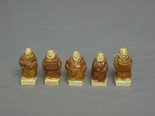 5 various miniature Wade figures of Monks