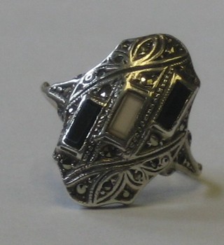 A silver Art Deco style marcasite dress ring