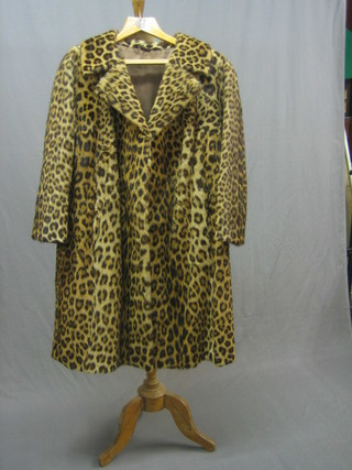 A lady's quarter length Leopard skin coat by Laube-Pelze Bremen-Horn