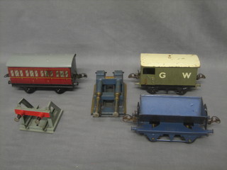 A Hornby O gauge No.41 passenger coach, boxed, do. break van RS655, do. side tipping wagon R0679, a hydraulic buffer stop A802 and a buffer stop No.1 (5)