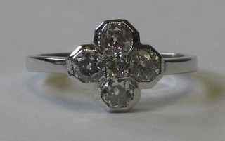 An 18ct white gold dress ring set 5 diamonds approx 0.80ct