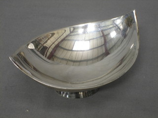 A Continental silver boat shaped dish
