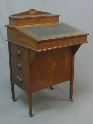 An Edwardian inlaid mahogany Davenport with stationery box to the back and hinged lid, the pedestal fitted 3 long drawers 21"