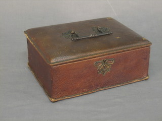 A Victorian leather jewellery box with hinged lid (f) 9"