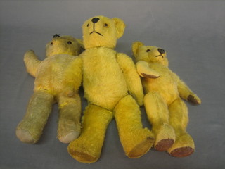 3 yellow teddybears with articulated limbs