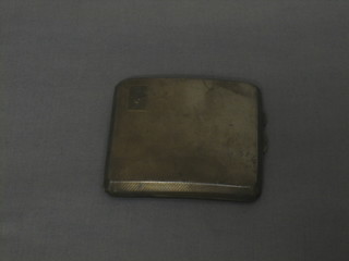 A silver cigarette case 1914, 3 ozs