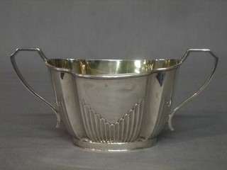 A Victorian shaped silver sugar bowl, Sheffield 1888 4 ozs