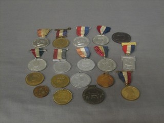 18 various Edward VIII unofficial Coronation medals