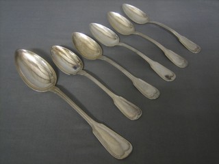 A Continental silver fiddle patterned serving spoon and 5 Continental fiddle pattern silver spoons 10 ozs