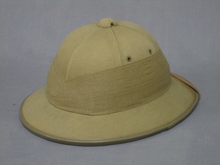 A Pith helmet with Comfortease 