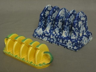 A Carltonware 5 bar toast rack in the form of lemons together with a blue and white 5 bar toast rack 