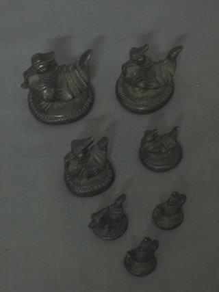 7 various Eastern bronze weights in the form of birds