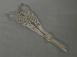 A pair of pierced silver plated grape scissors