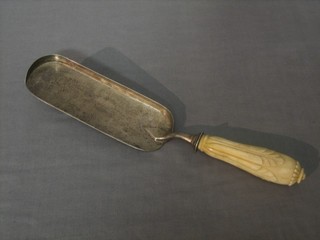 A handsome Edwardian silver and ivory handled crumb scoop with carved ivory handle, London 1904