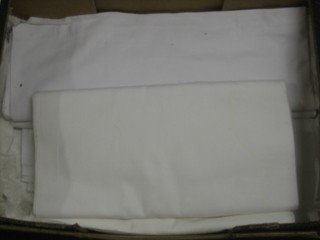 A quantity of various linens
