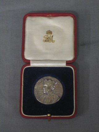 A silver Edward VIII Prince of Wales Investiture medallion, cased