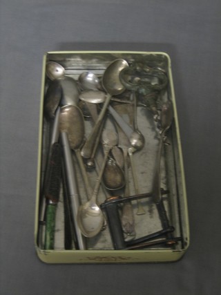 A small collection of flatware