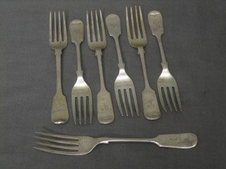 A harlequin set of 6 Old English fiddle pattern pudding forks, 5 - Sheffield 1911, 1 - London 1834, 9 ozs