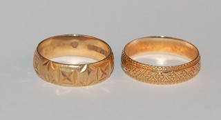 2 9ct gold wedding bands