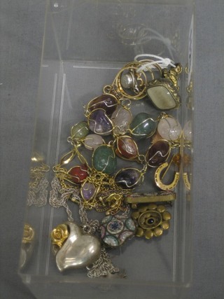 A gilt seal, 4 various dress rings, 2 micro mosaic brooches, a silver pendant in the form of a heart and other costume jewellery