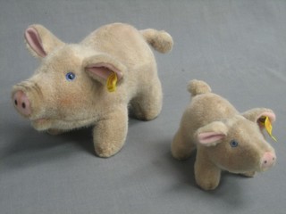 2 modern Steiff figures of pigs, with ear tags marked 3810/17 6" and 4"