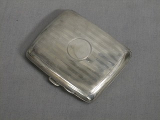 A silver cheroot case with engine turned decoration, Birmingham 1919, 2 ozs