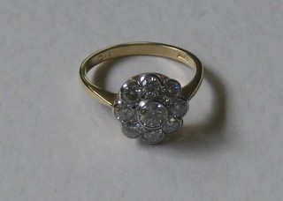 A lady's 18ct yellow gold cluster dress ring set diamonds, approx 1ct 