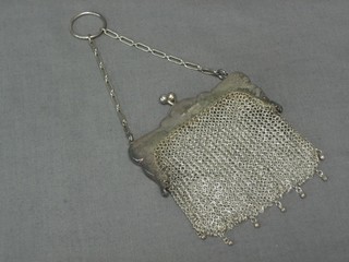 A lady's Continental silver chain mail evening purse