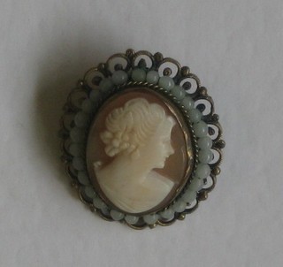 A shell carved cameo brooch