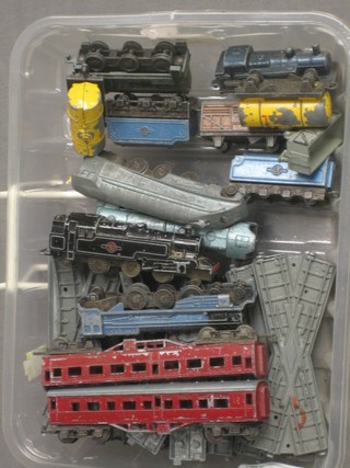 4 Lonestar model locomotives together with various rails