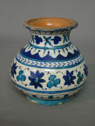 An Isnic style pottery vase 6" (slight chips)