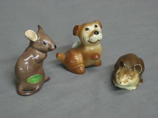 A  Beswick figures of a mouse 2 1/2", a Poole Pottery figure of a mouse 2" and  an Italian pottery figure of a humerous dog 2"