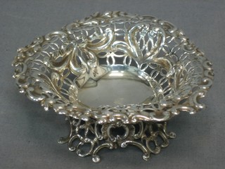 A Victorian heart shaped pierced silver bowl, London 1892 2 ozs
