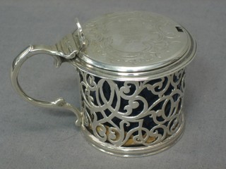 A Victorian pierced silver mustard pot with hinged lid London 1853, 3 ozs