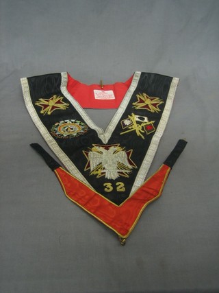 An Ancient and Accepted Rights 32nd Degree collar and collarette