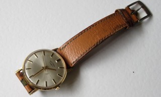A gentleman's Rotary wristwatch with leather strap
