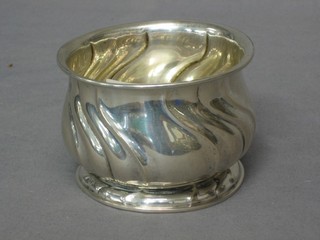 A Continental circular silver bowl, the base marked Gebruder Koberlin 800, 8 ozs