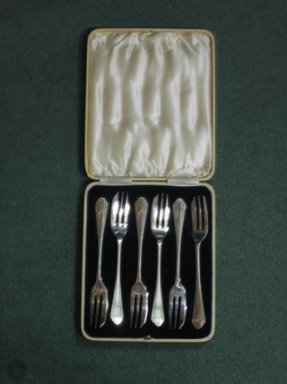 A set of 6 Art Deco silver plated pastry forks
