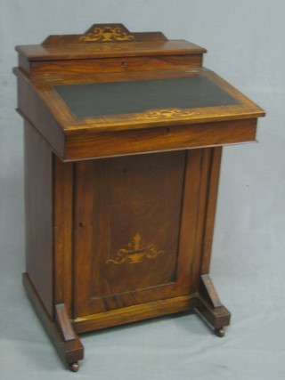 An Edwardian Davenport with hinged stationery top 21"