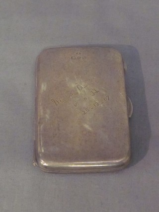 A Victorian rectangular silver purse, Chester 1899, inscribed