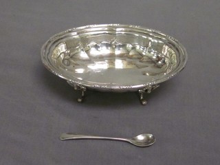 An oval silver bowl raised on 4 scrolled supports Birmingham 1937 2 ozs