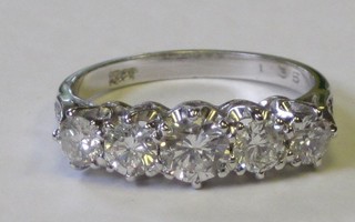 A lady's 18ct yellow gold dress ring  set 5 diamonds, approx 1.35ct
